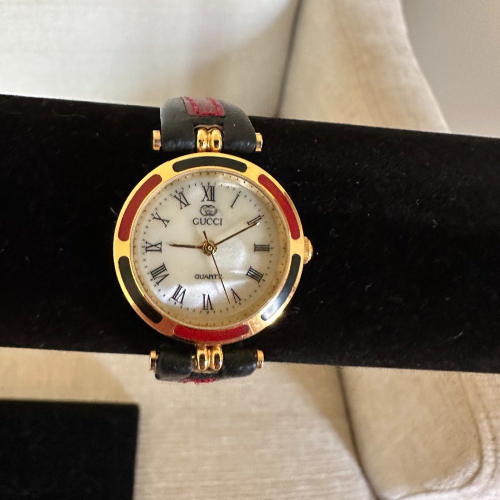 Vintage Womens Gucci Watch ..New battery